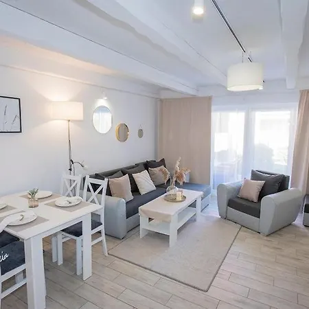 Ambre Letniskowe 別荘 ウェバ